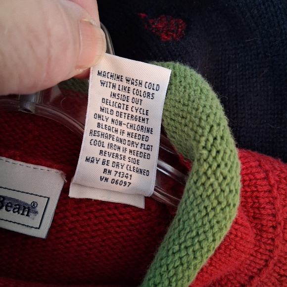 L.L. Bean Kid's Red and Green Cotton Sweater with Scottie Dog Design Sz 12-18 M - Picture 8 of 12